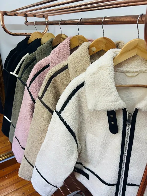 Campera de Corderito Sintético